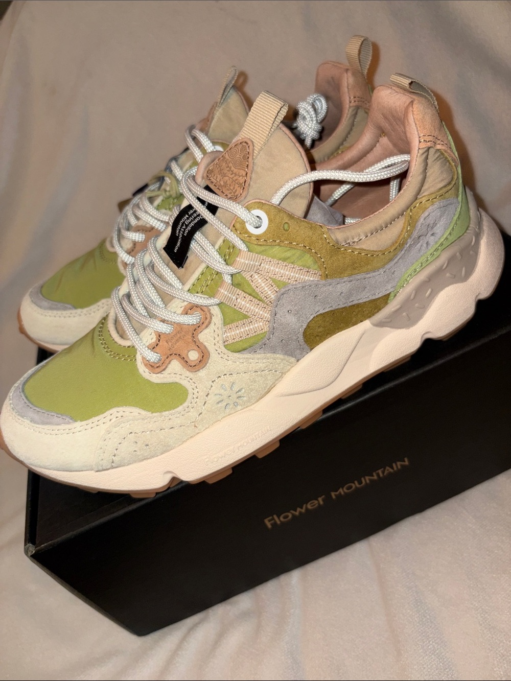 NWT Flower Mountain Yamano 3 Sneaker in Milk-Light Green - Picture 12 of 15